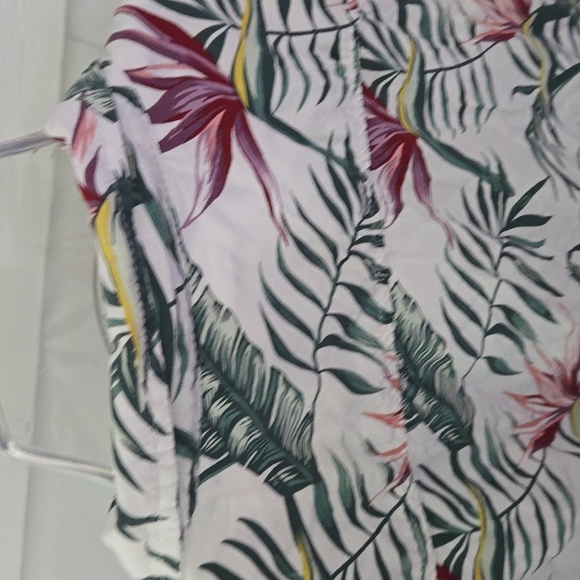 Goodfellow & Co tropical short sleeve shirt - Picture 8 of 9